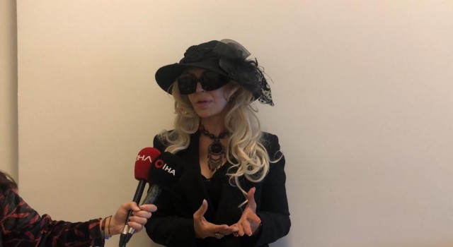 ‘Sanal aşk oyunu davasında ‘Sisi lakaplı Seyhan Soylu hakkında yakalama kararı