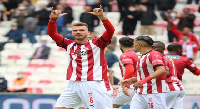 Sivassporda Dimitris Goutas, gollerine devam ediyor