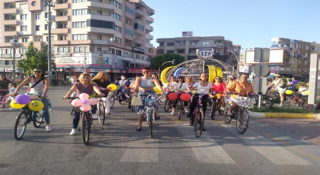 Tarsusta Süslü Kadınlar Bisiklet Turu