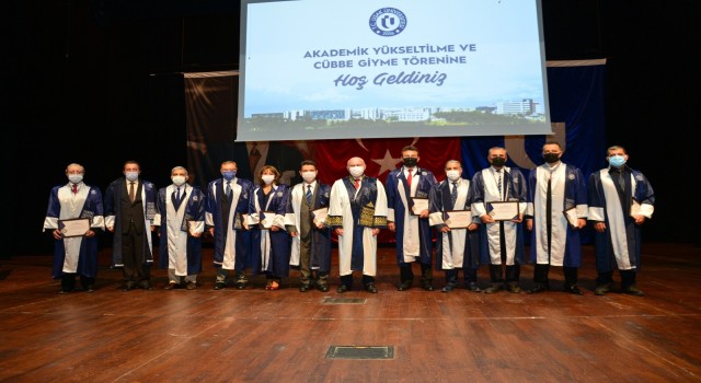 Uşak Üniversitesinde ‘Akademik Yükseltilme ve Cübbe Giyme töreni
