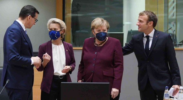 AB Liderler Zirvesinde Merkele veda