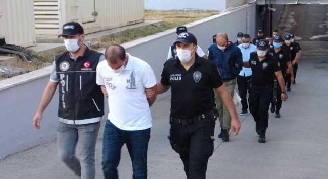 Adanada torbacılara operasyon: 12 gözaltı
