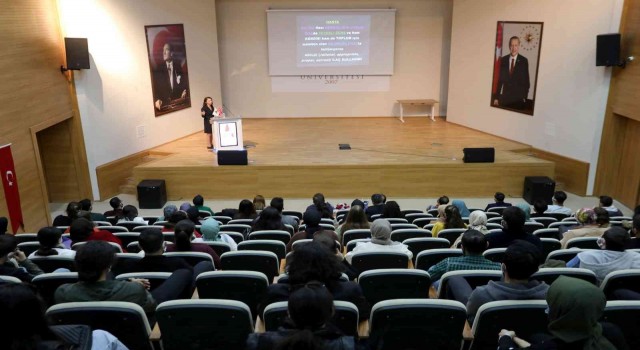 AİÇÜde Akılcı İlaç Kullanımı İçin Akıllı Eczacı konferansı düzenlendi