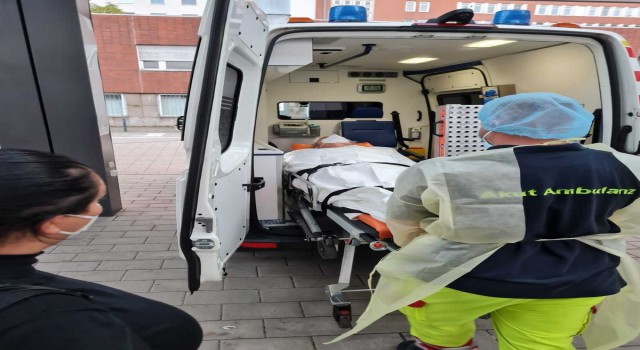 Almanyada felç geçiren tır şoförü Gürel, ambulans uçakla İstanbula nakledildi