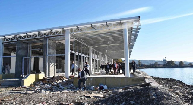 Belediye tarafından yaptırılan balık restoranı inşaatı sürüyor