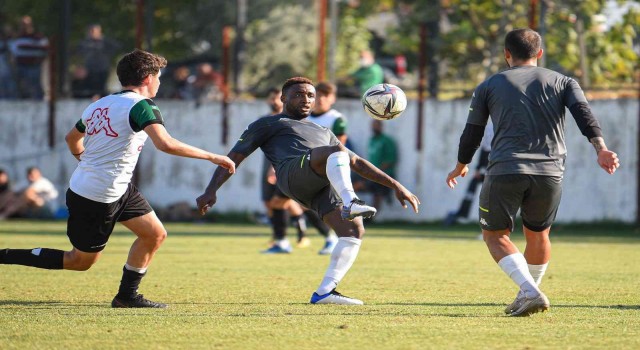 Denizlispor, U19 takımı ile antrenman maçı yaptı