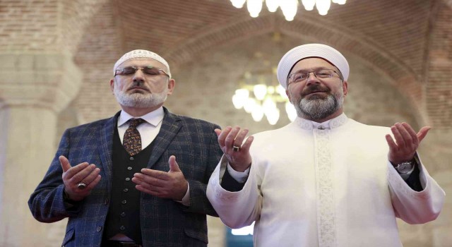 Diyanet İşleri Başkanı Erbaş ve Hafiz Osman Şahin Şuşada çifte ezan okudu