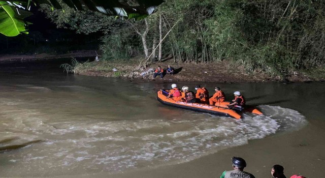 Endonezyada nehir temizliğinde facia: 11 çocuk boğuldu