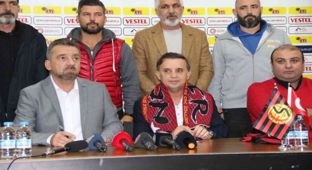 Galatasarayın eski futbolcusu Suat Kaya Eskişehirsporun başına geçti