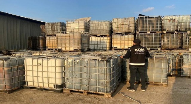İzmirde 109 bin 500 litre kaçak akaryakıt ele geçirildi