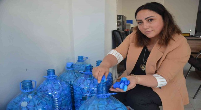Kadın muhtar, engelliler için ‘mavi kapak kampanyası başlattı