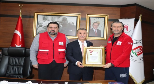 Kızılaydan Amasya Üniversitesine kurumsal bağışçı altın madalyası