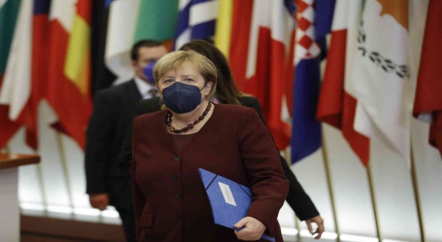 Merkel: AB'de enerji krizine yönelik alınan tedbirler, yenilenebilir enerjiye geçişe zarar vermemeli”