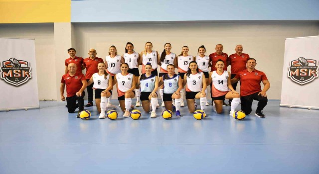 Mersin Büyükşehir Belediyesi Kadın Voleybol Takımı, gözünü Sultanlar Ligine dikti