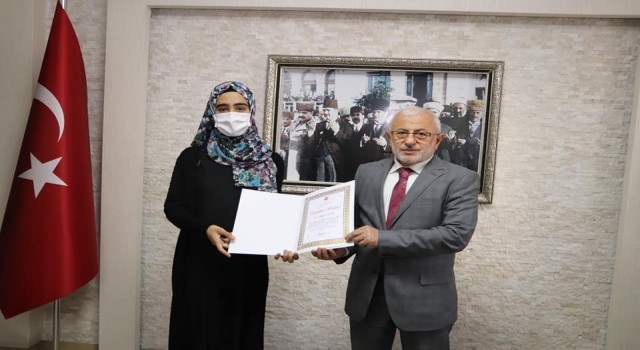 Müftü Akkuştan gönüllü destekçilere teşekkür belgesi
