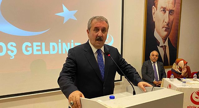 Mustafa Destici: "Türkiye darbe anayasasından kurtulsun istiyoruz"