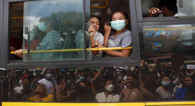 Myanmarda gözaltına alınan yaklaşık 700 darbe karşıtı gösterici serbest bırakıldı