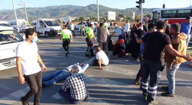 Otobüsün altında kalan motosikletli hayatını kaybetti