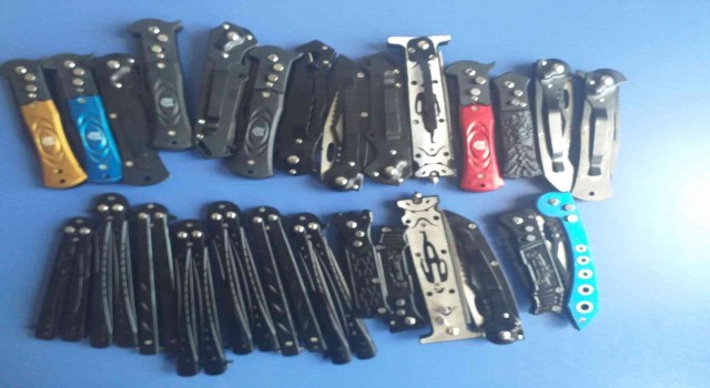 Satışı yasak olan bıçakları satan şahıs gözaltına alındı