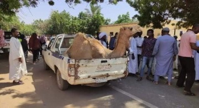 Sudanda sivil protestocular nöbette
