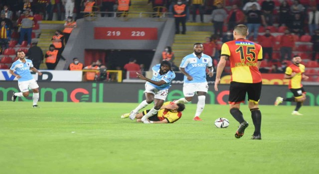 Süper Lig: Göztepe: 0 - Trabzonspor: 0 (İlk yarı)