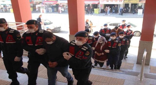 Türkiyede yakayı ele veren 4 terörist tutuklandı