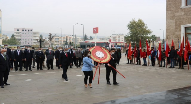 Adıyamanda Öğretmenler Günü kutlandı