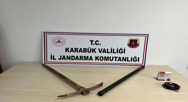 Kaçak kazı yapan 4 şüpheli suçüstü yakalandı