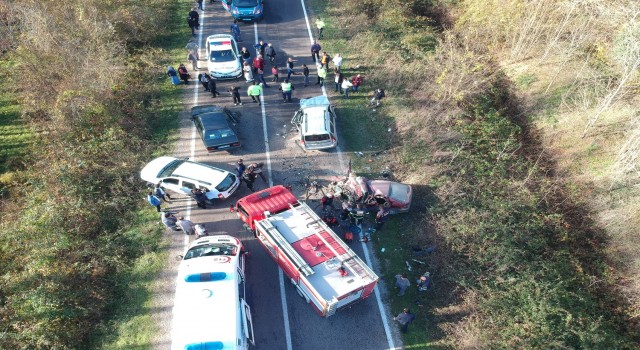 Sinopta zincirleme kaza: 2 ölü, 3 yaralı