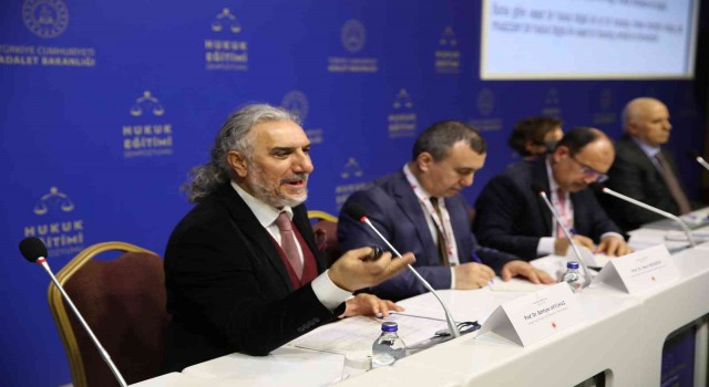 Adalet Bakanlığınca düzenlenen sempozyumda hukuk eğitimi tüm yönleriyle ele alınıyor