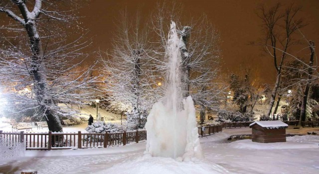 Ankarada etkili olan kar kartpostallık görüntüler oluşturdu