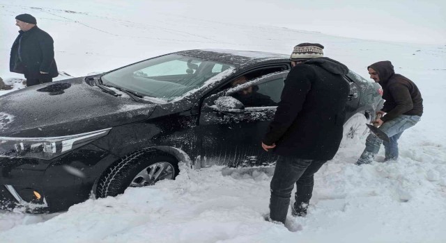 Ardahanda kar yağışı nedeniyle okullar tatil edildi