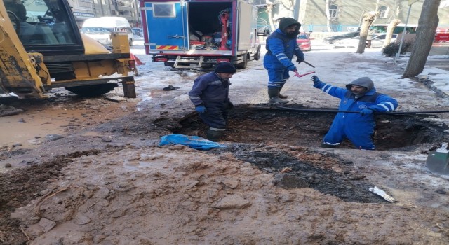 DİSKİ buzlanma sonucu yaşanan arızalara müdahale ediyor