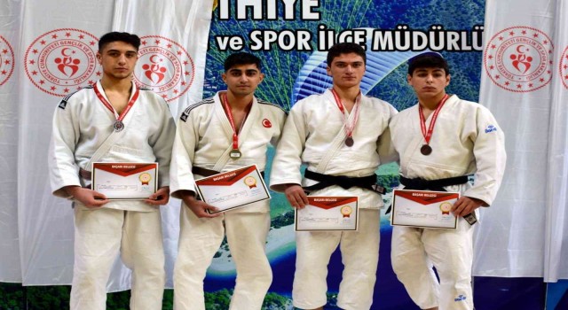 Manisalı judoculardan madalya yağmuru