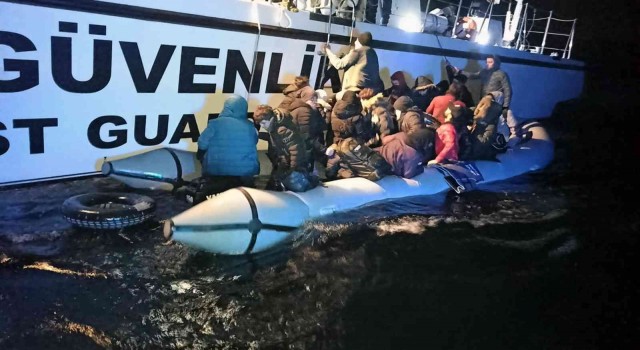 Marmariste 25 düzensiz göçmen kurtarıldı