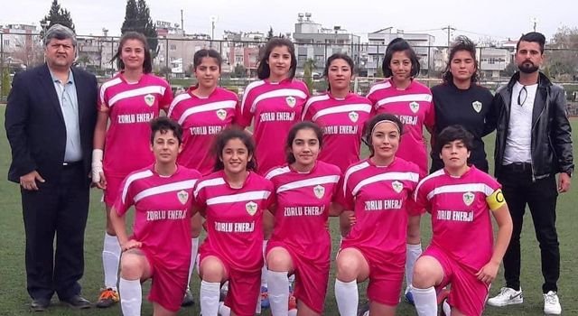 Osmaniye Kadın Futbol Takımı Parasızlıktan Ligden Çekiliyor