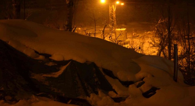 Şırnakta hayat durma noktasına geldi, onlarca köy yolu kapandı