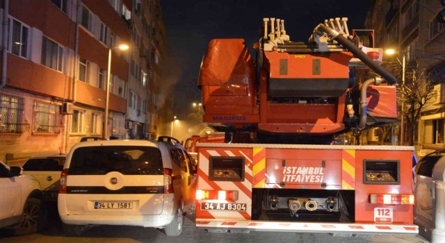 Şişlide kullanılmayan binada çıkan yangın vatandaşı sokağa döktü