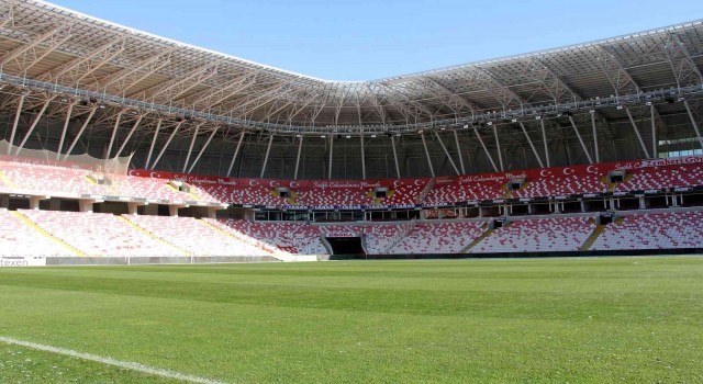 Sivas 4 Eylül Stadı, alttan ısıtma ile Fenerbahçe maçına hazır hale gelecek