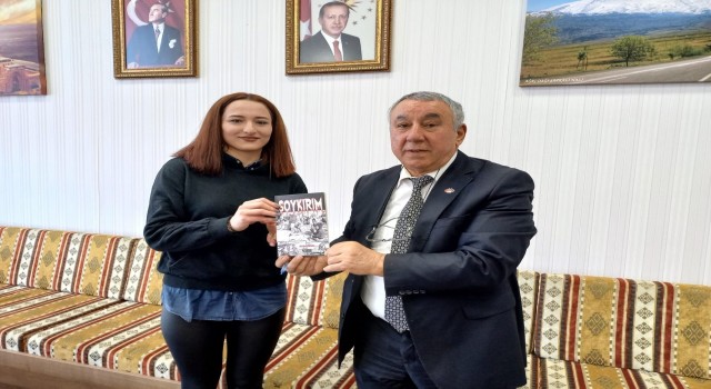 Ünsal, Iğdır Üniversitesinde okuyan Azerbaycanlı öğrencilerin sorunlarını dinledi