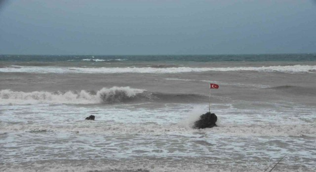 Karadeniz çamura büründü