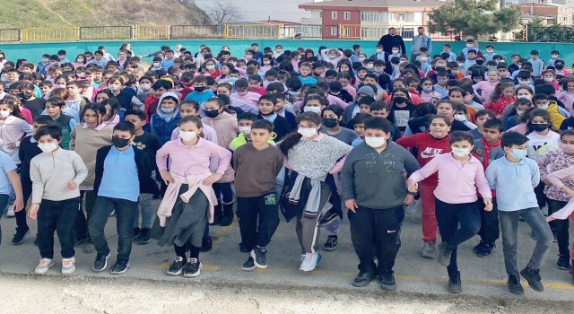23 Nisanı kasap havasıyla kutlayacaklar
