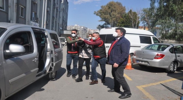 5 aylık hamile eşini, öldürmeden 3 gün önce de bıçakla takip etmiş