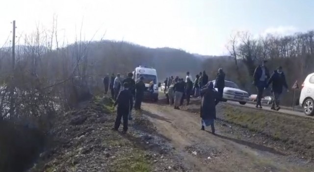 5 kişinin bulunduğu araç dere yatağına uçtu