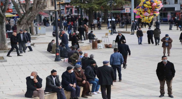 6 ay sonra gelen bahar havası vatandaşları sokağa döktü