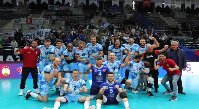 Adilcevaz TÜRŞAD Voleybol Takımı Efeler Ligine yükseldi