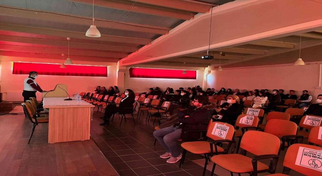 ADÜ Karacasu MYOda Sağlıklı Beslenme Semineri düzenlendi