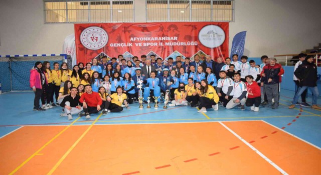 Afyonkarahisarda ilk kez kriket maçı oynandı