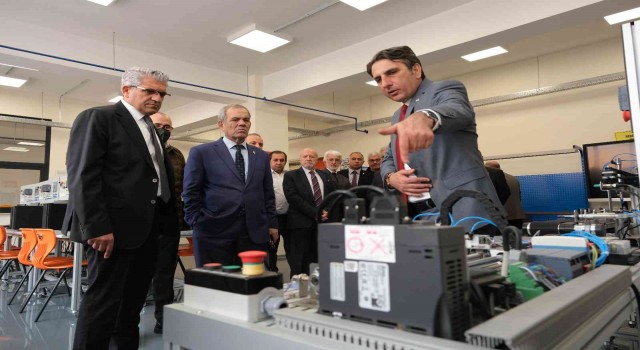Ahbaplar Grubundan Özel EOSB Mesleki ve Teknik Anadolu Lisesine ziyaret