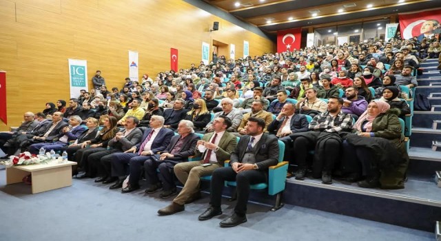 AİÇÜde “Sesin Büyüsü, Bedenin Gücü” semineri düzenlendi